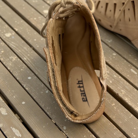 Earth Kristen‎ LUG Sandals Women's 7.5 D Wide Beige Leather Lace-Up Comfort - Picture 11 of 14
